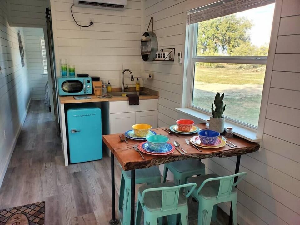 Kitchenette (2)