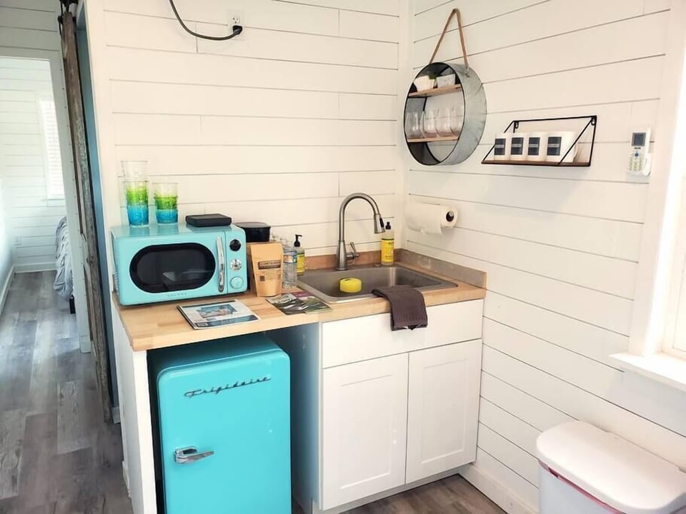 Kitchenette (1)
