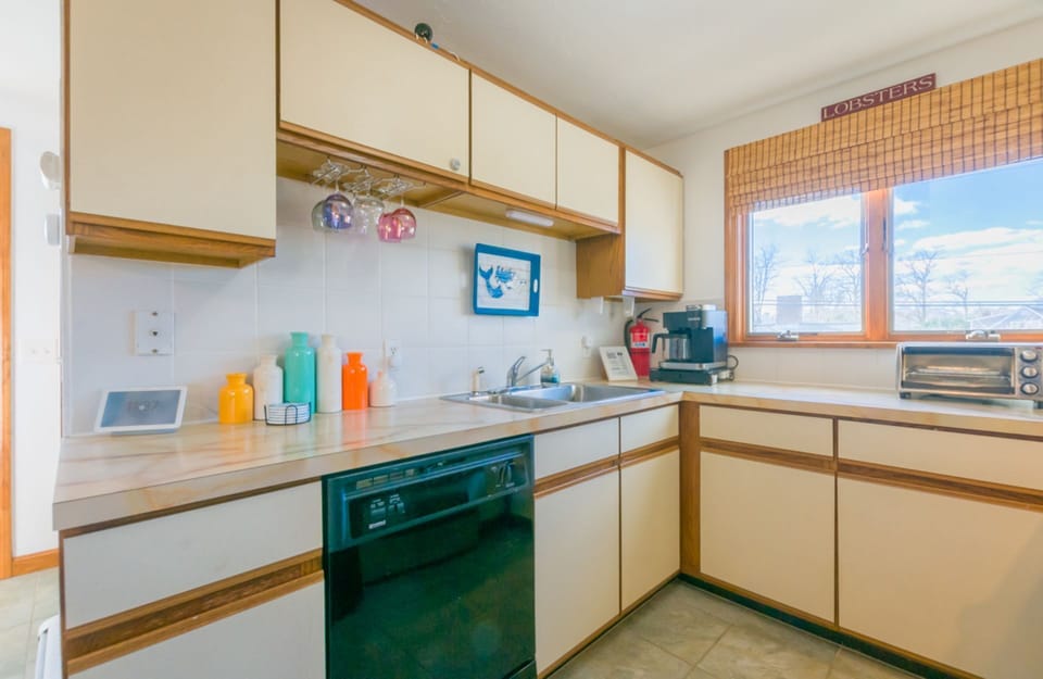 Kitchen with dishwasher- 72 Town Neck Road Town Neck Beach Escape