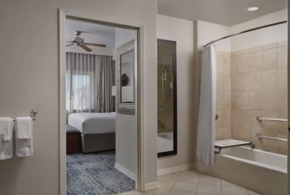 Large Bathroom 