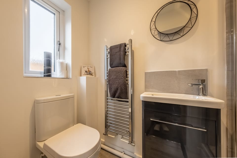 En-suite to the master bedroom