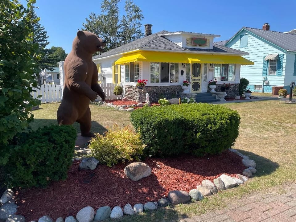 Somewhere in Time Cottage Mackinaw City