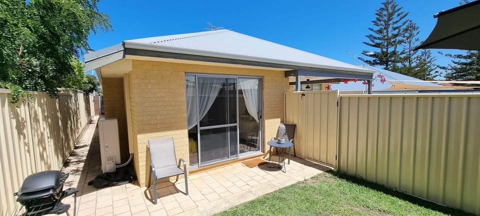 Amaroo garden and alfresco