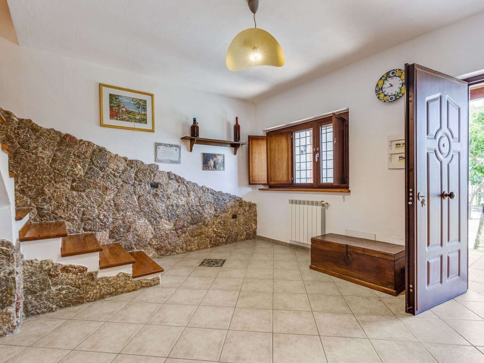 Entrance / Reception