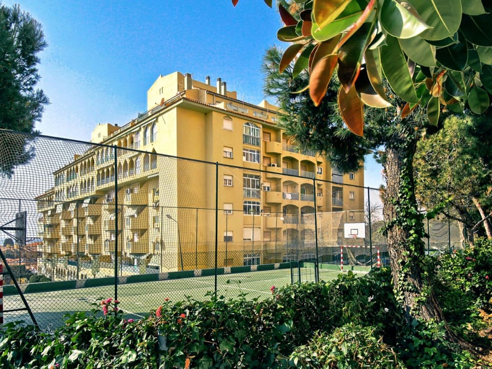 Sport court