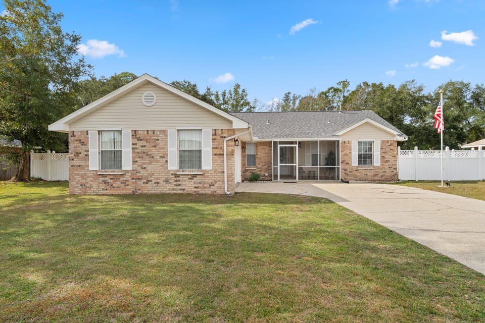 We offer a 40x16 flat driveway, perfect for boat parking during your stay.