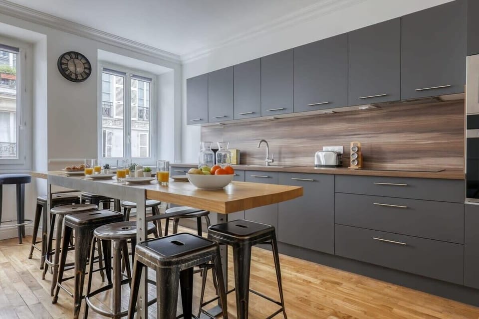 Fully Equipped Kitchen - Dinning Area