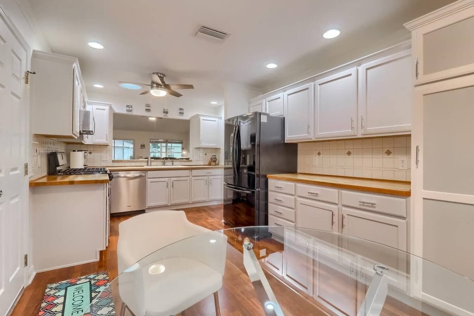 Kitchen and Dinette