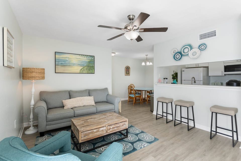 Madeira Beach Yacht Club 261G