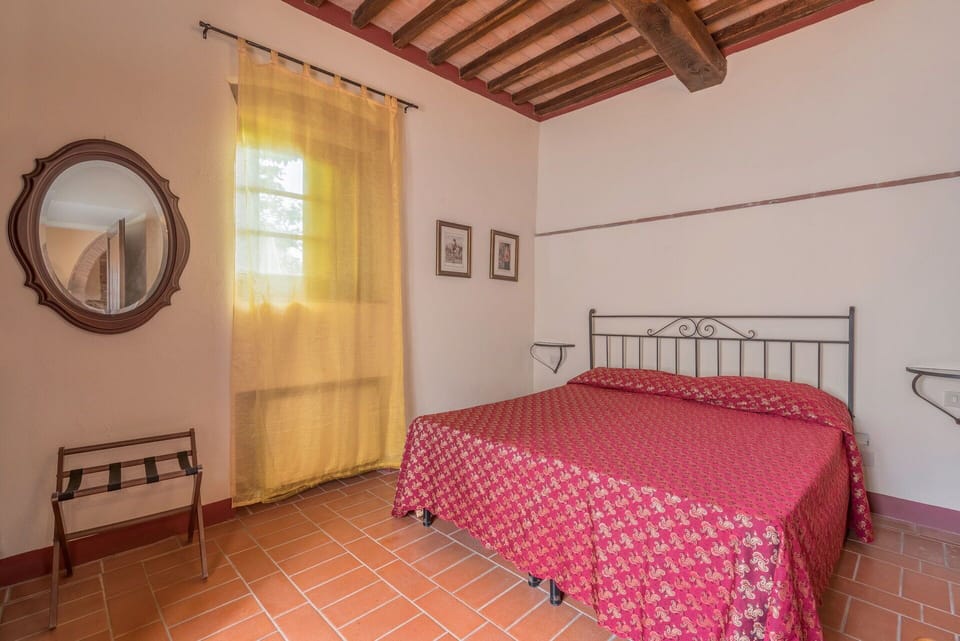 Amenities, Autumn, Bedroom, Room Detail, Spring, Summer