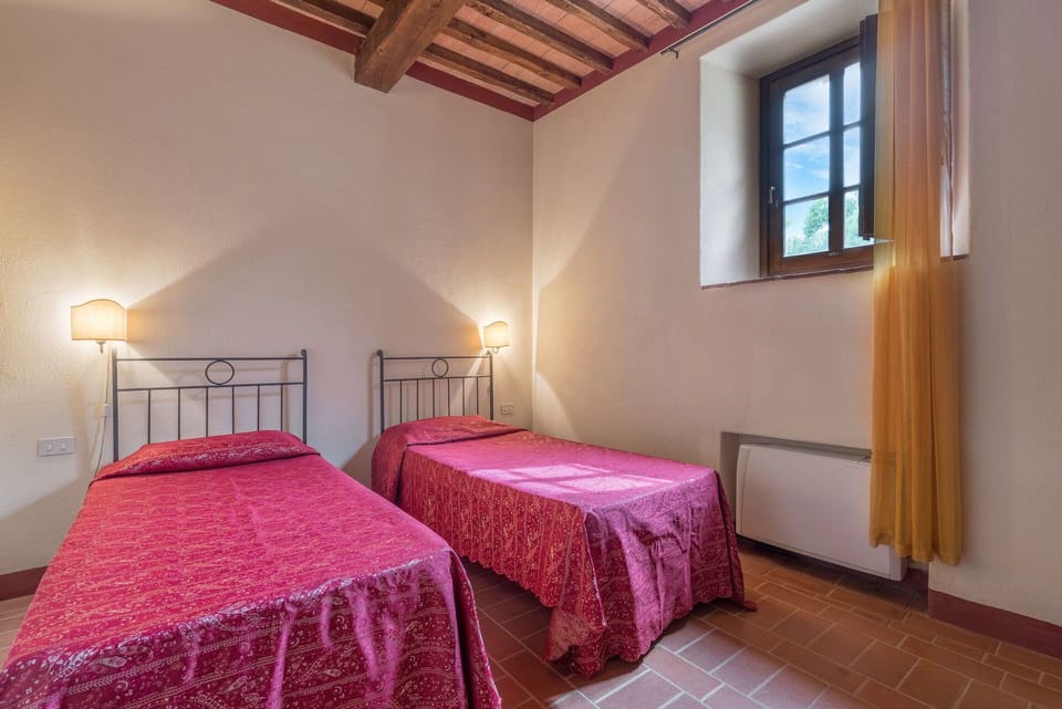 Amenities, Autumn, Bedroom, Room Detail, Spring, Summer