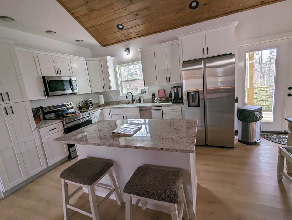Island to keep family together while cooking