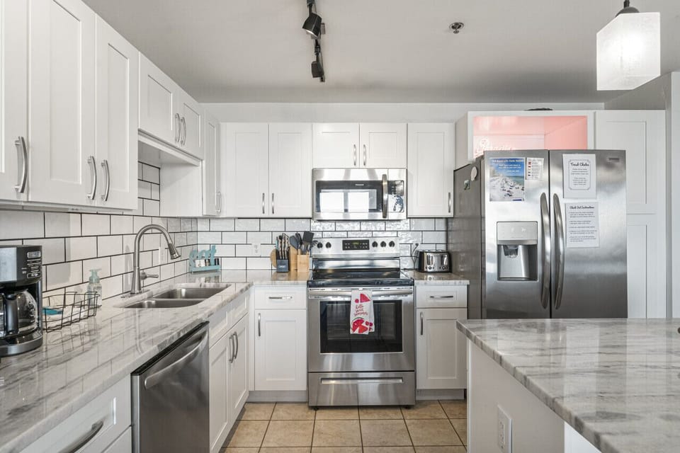 Full Service Kitchen!