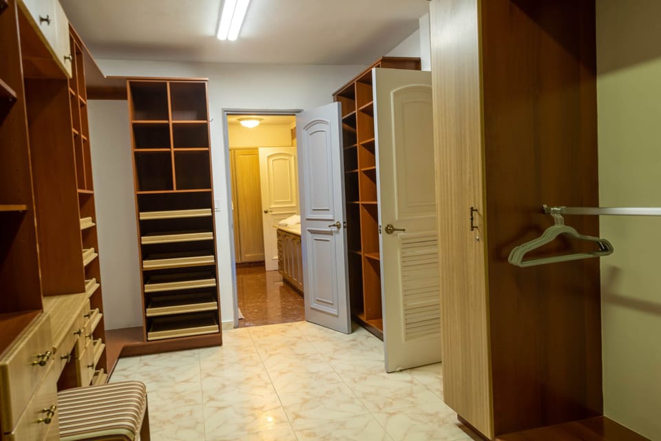 Walking Closet