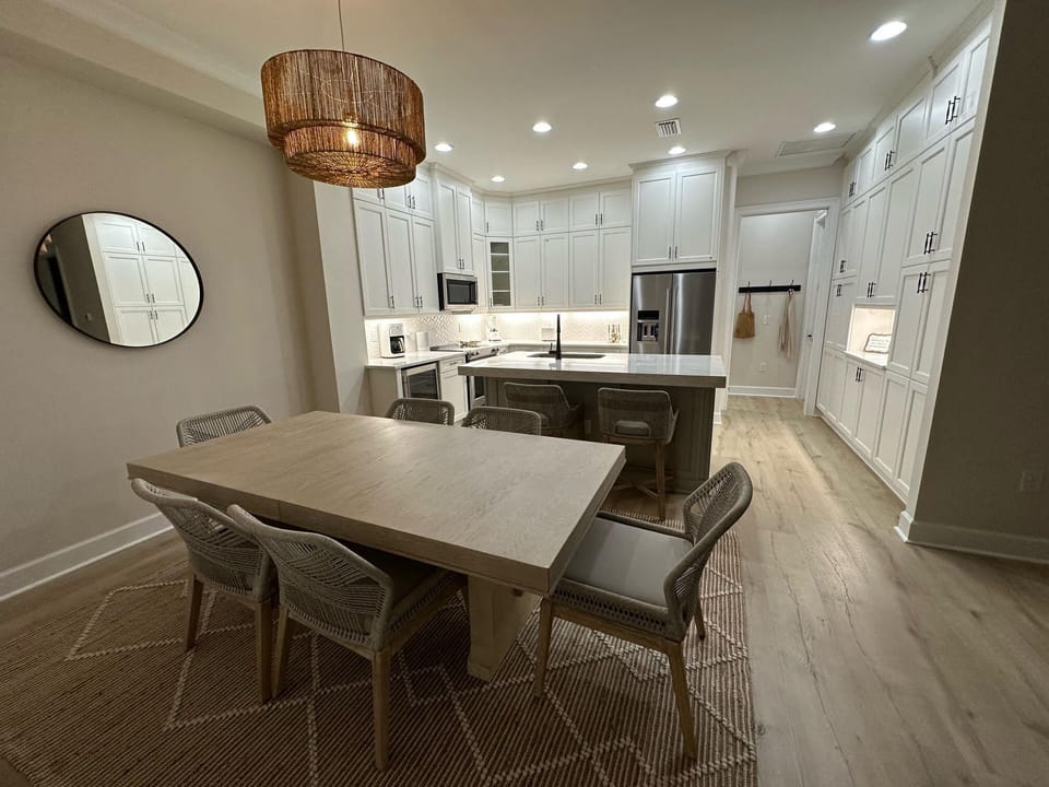 Dining area and view to Kitchen