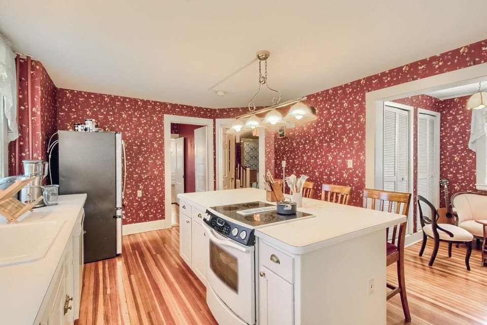 The kitchen! Who’s the family chef? 👨🏾‍🍳😃