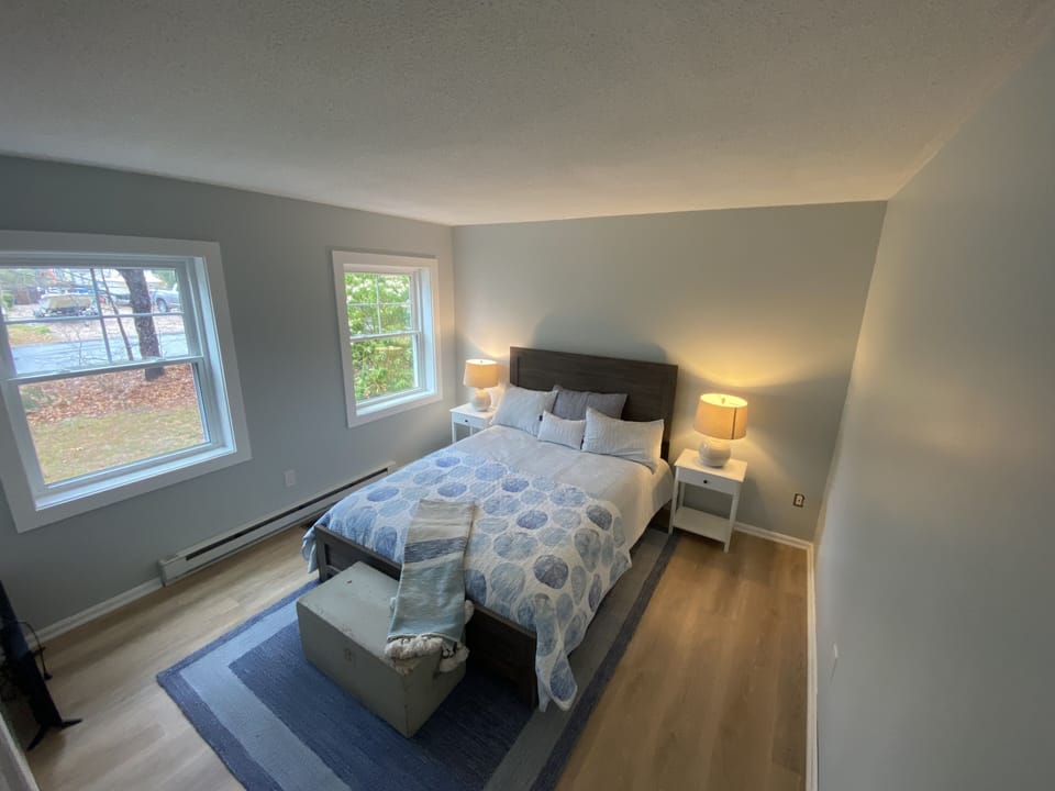 Queen bedroom 2