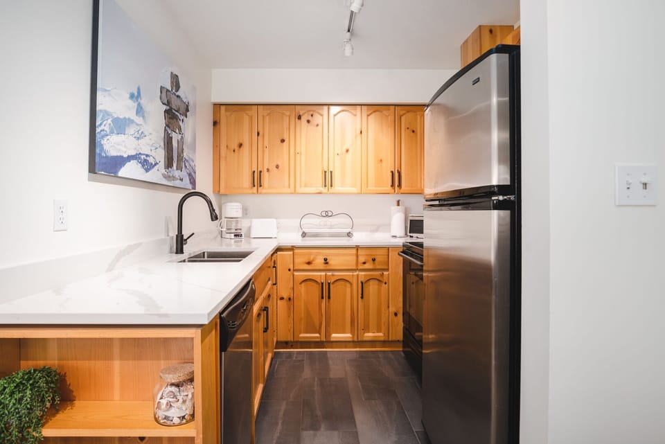 New quartz counters and stainless appliances
