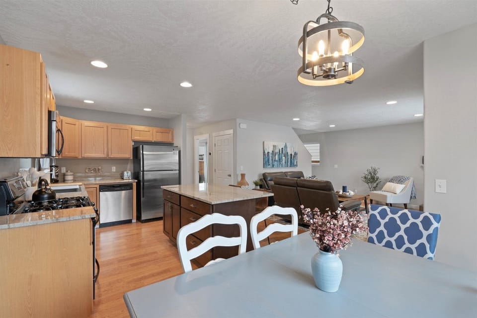 Kitchen and dining area 