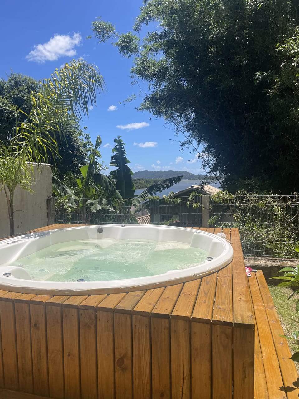 Outdoor spa tub