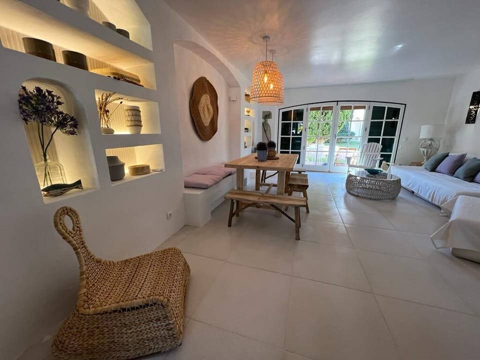 Dining Area Detail
