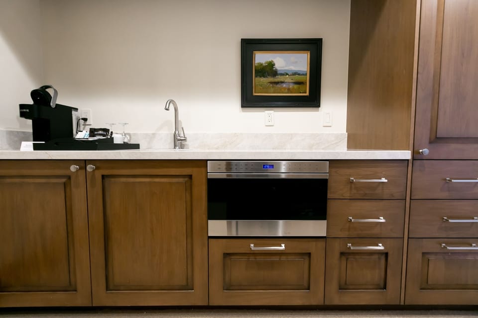 Room, Indoors, Kitchen, Furniture, Oven