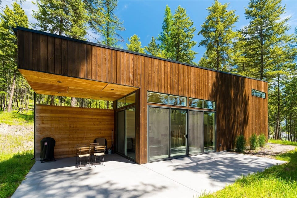 Floor to ceiling doors and windows