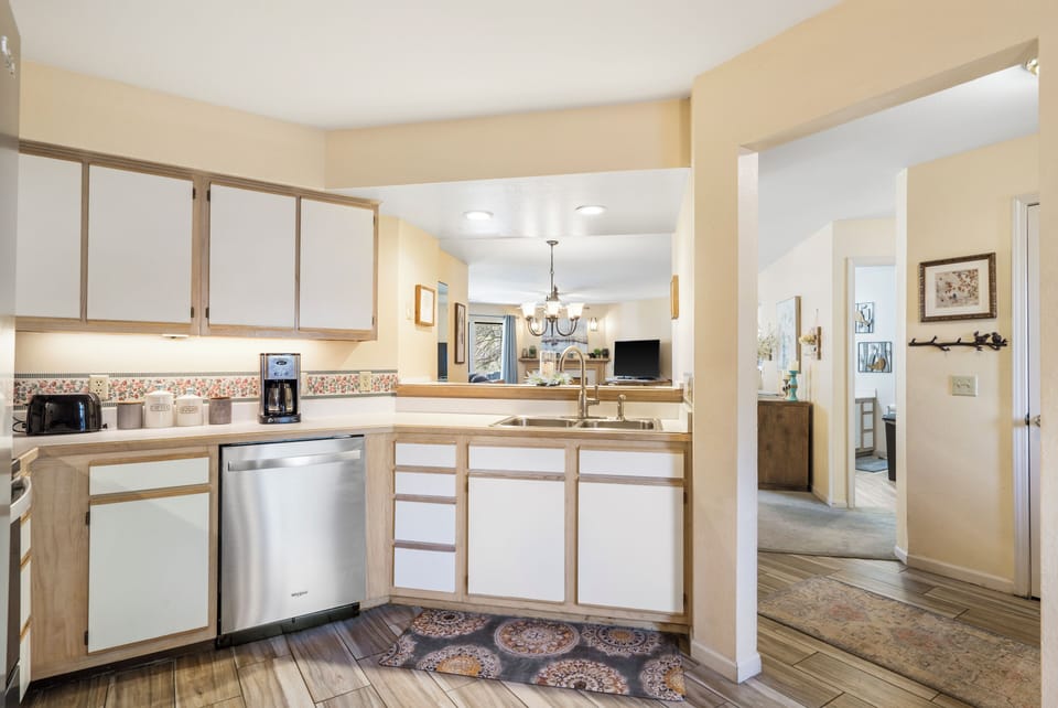 Kitchen (2)