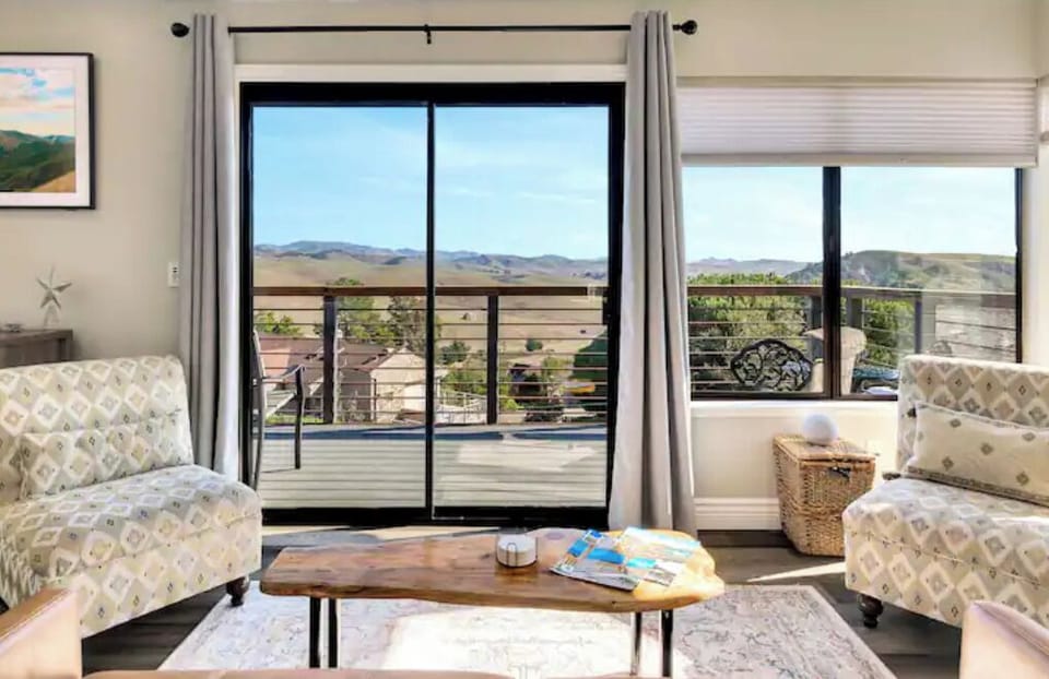 Views of the mountain from the living room