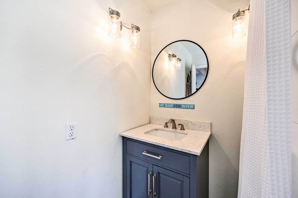 Full Bathroom | 1st Floor