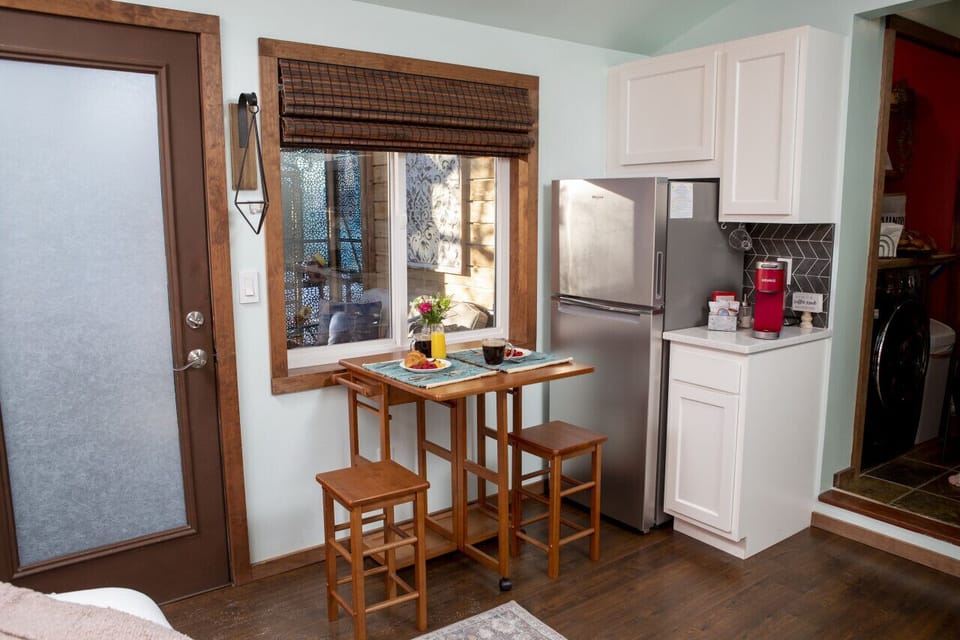 Full-sized fridge - no mini here - and a freezer - plenty of space for you to store food so that you don`t have to eat out - unless you want to!