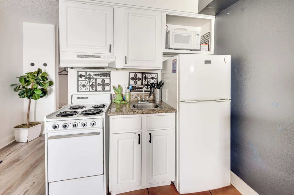 Large Kitchen Area
