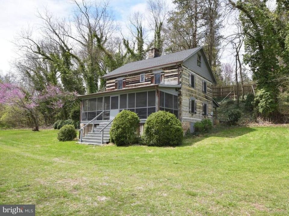 Daniel Boone cabin in spring