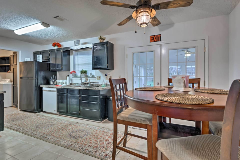 Dining Area | Dishware/Flatware Provided | Keurig Coffee Maker