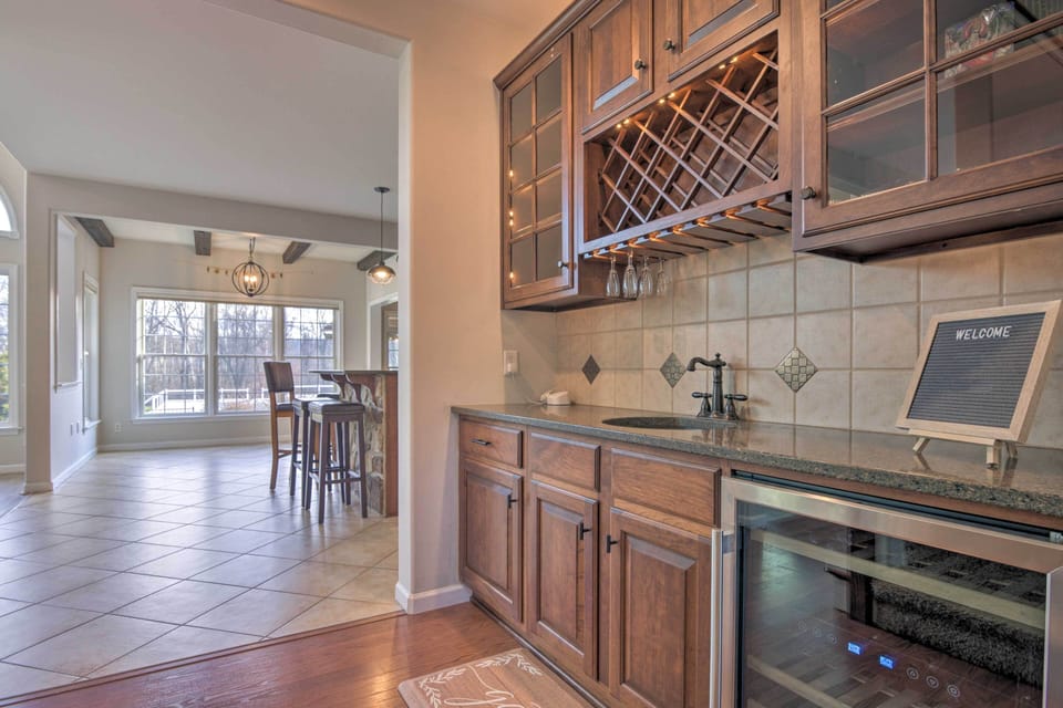 Wet Bar | 1st Floor