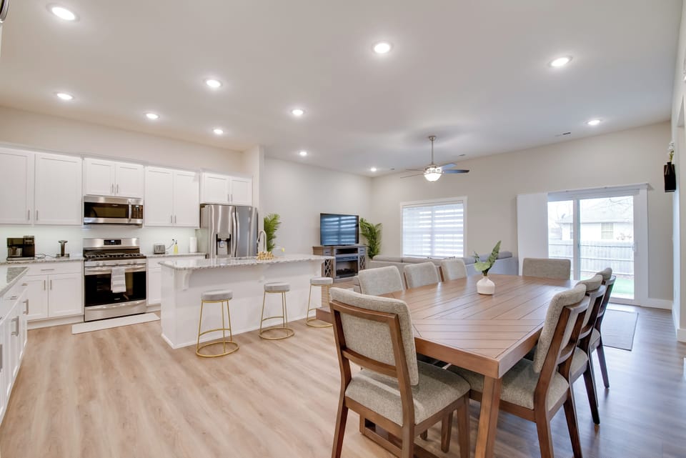 Ozark Vacation Rental | 3BR | 2BA | 1,550 Sq Ft | Step-Free Access