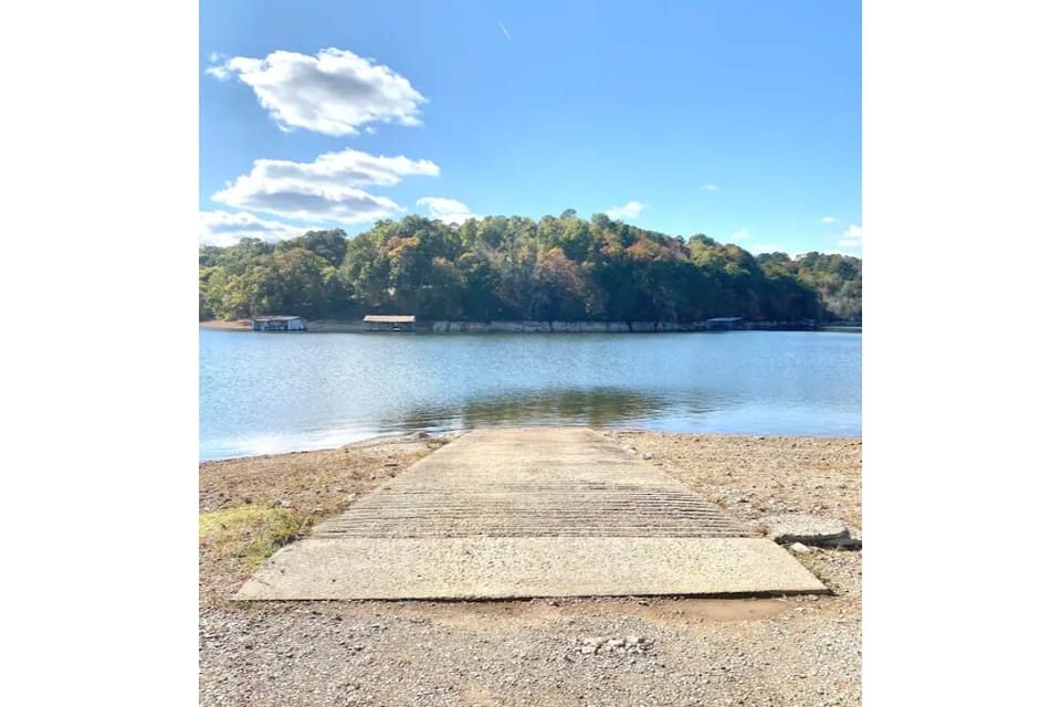 Our neighborhood boat launch just 2 a minute drive away!