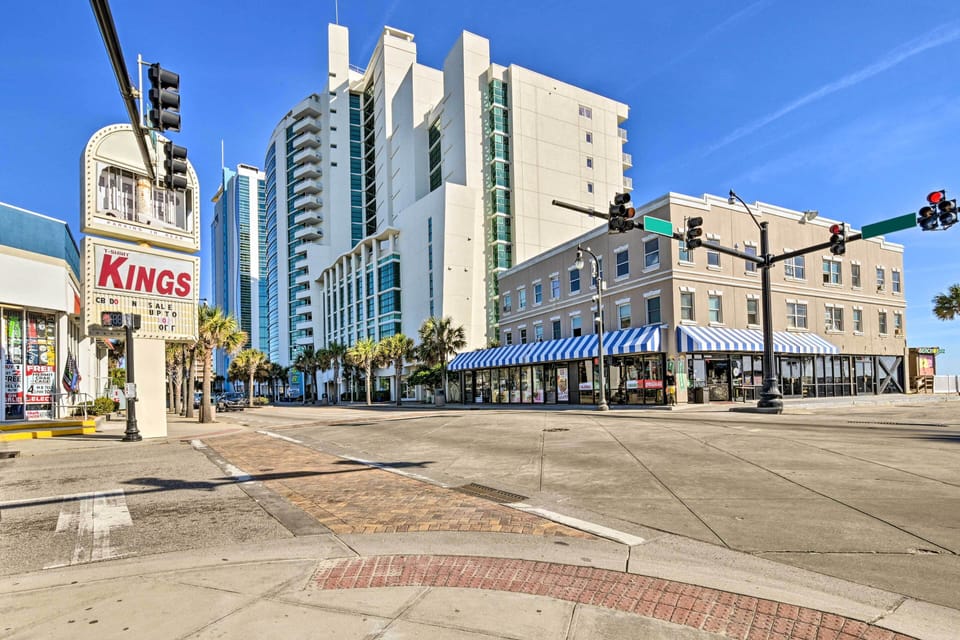 Parking | Community Lot (1 Vehicle) | Street (First-Come, First-Served)