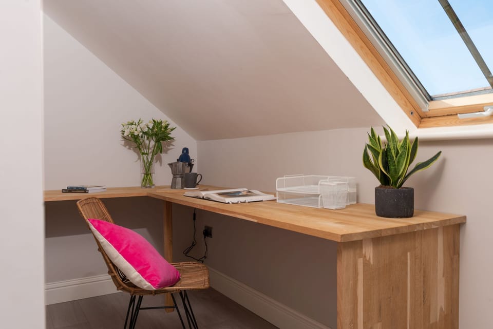 large dedicated workspace, free wi-fi - The Haybarn