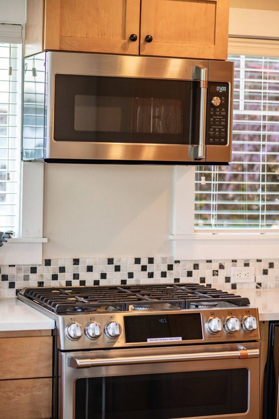 Gas stove for easy cooking.
