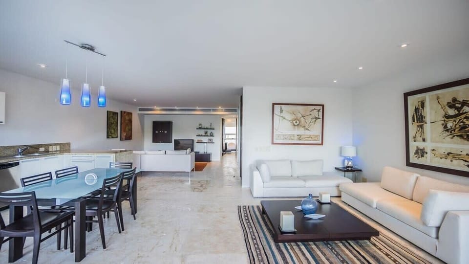 The open floor concept allows everyone to hang out together and enjoy every minute of vacation time