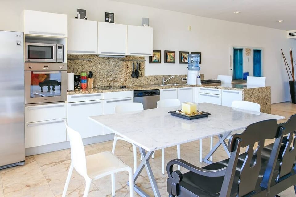 A fully equipped kitchen to whip up any meal of the day if you don't want to eat out