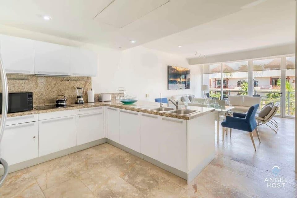 The spacious kitchen can accommodate your group's chef & a helper or two!