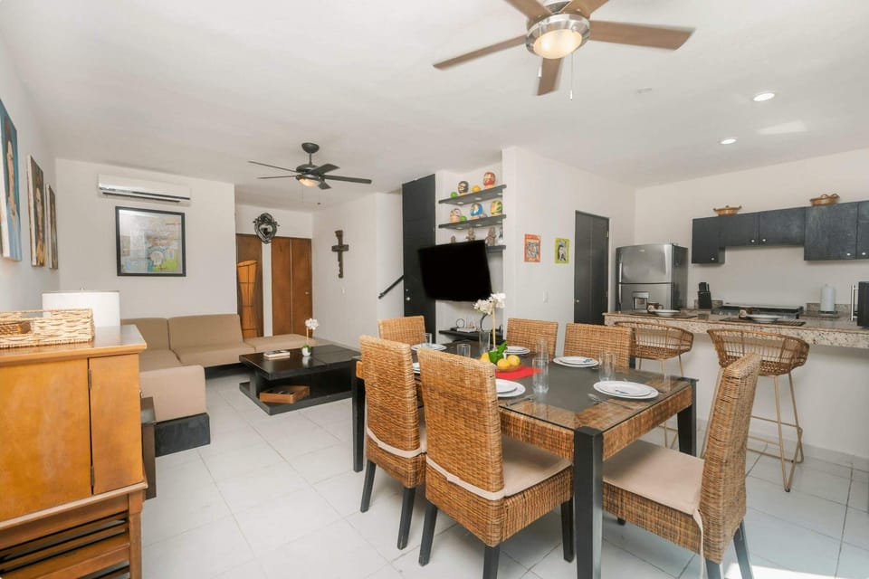 Spacious and bright dining space, perfect for family meals or group gatherings