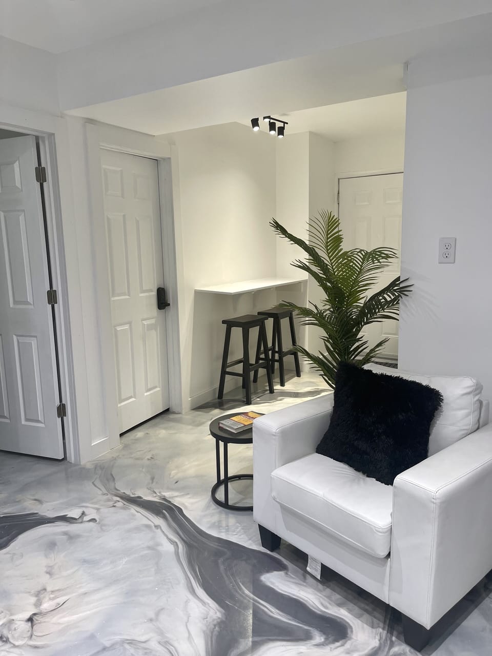 Cozy modern view of lounging area 