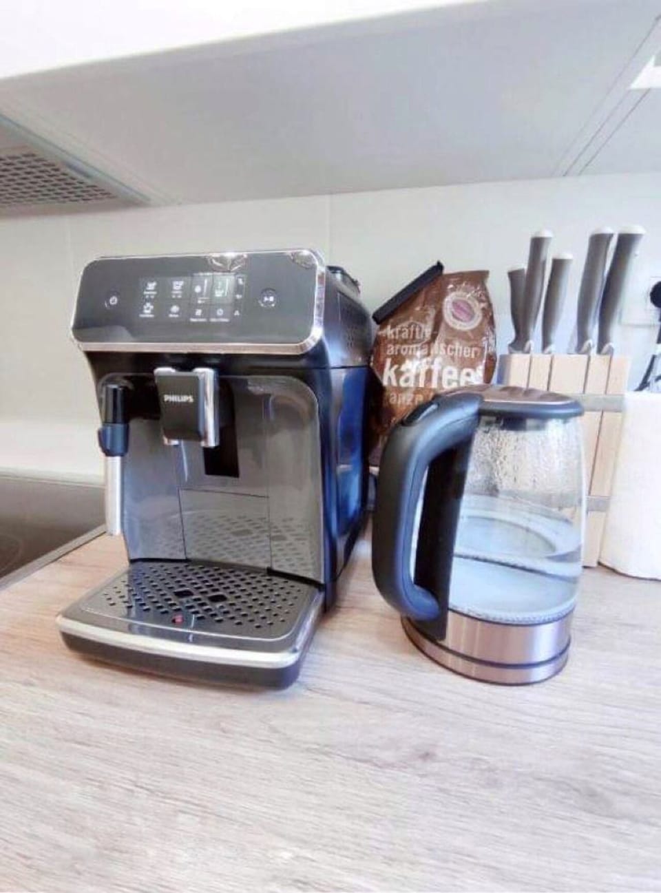 Coffee machine + kettle