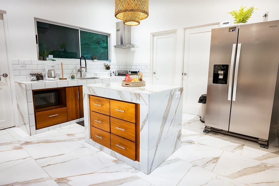 Kitchen has everything you need to cook and entertain.