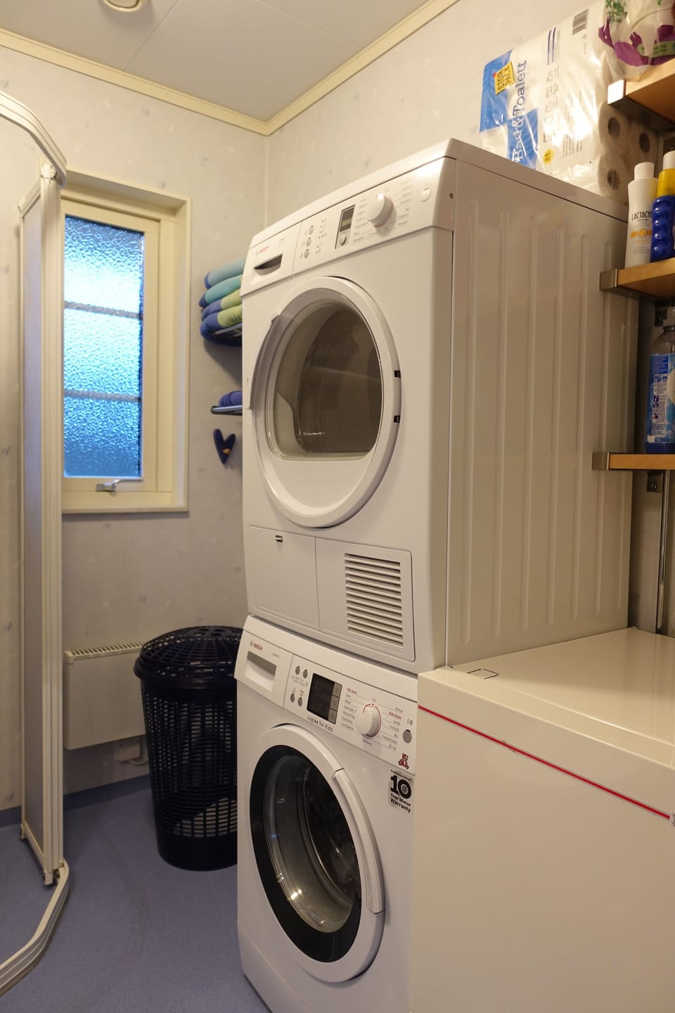 wash machine and dryer 