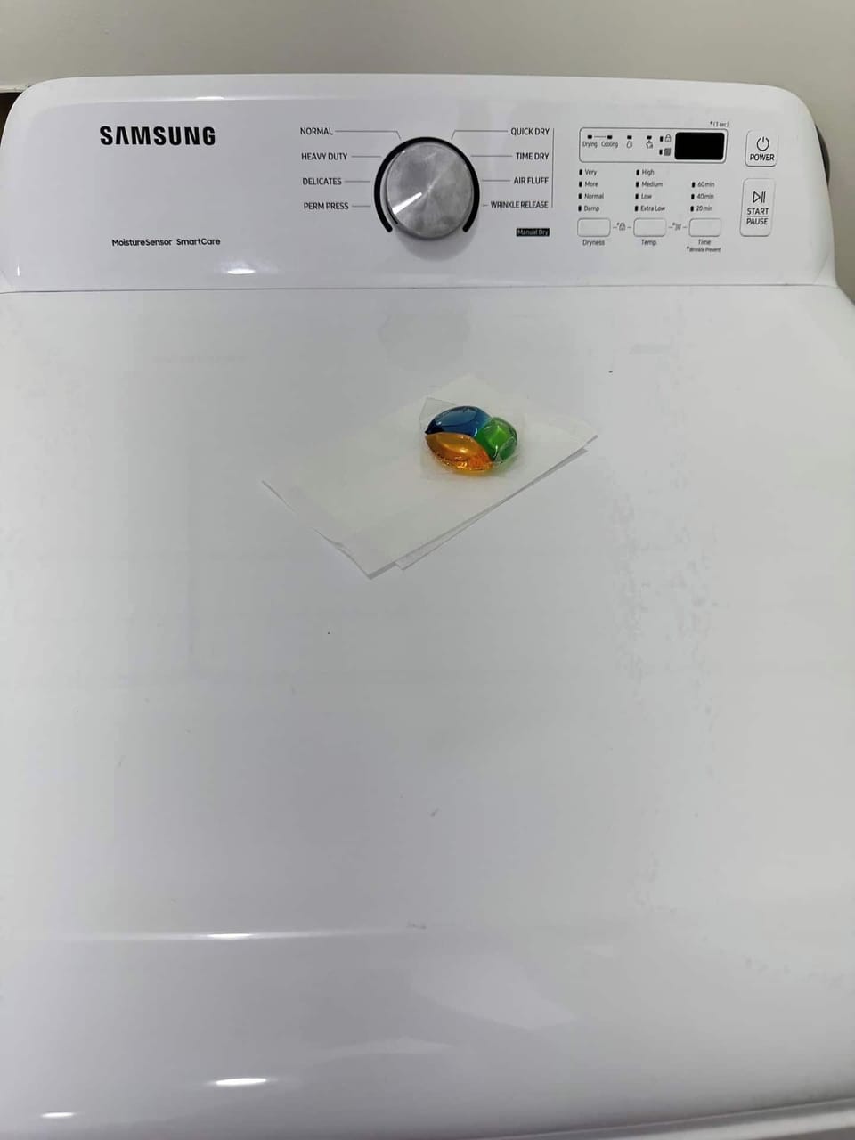 Starter kit of detergent and dryer sheets are complimentary.
