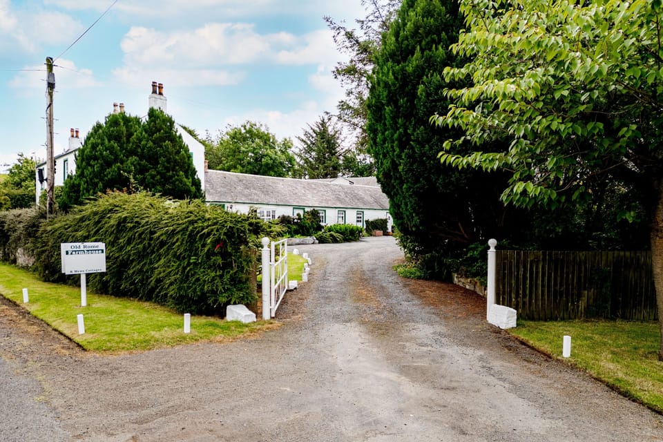 Driveway to Old Rome Cottages.